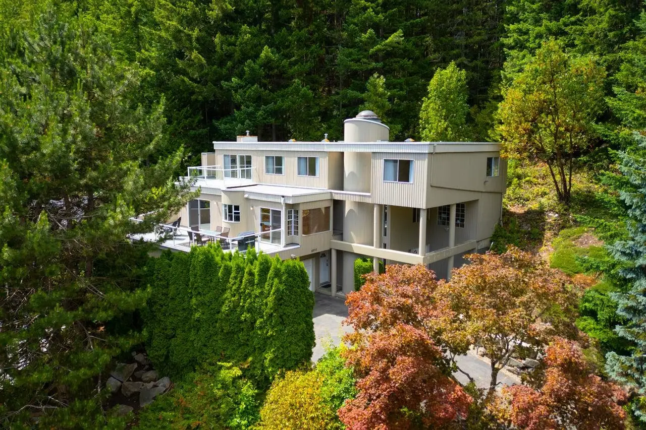 4895 NORTHWOOD DRIVE, West Vancouver BC V7S 3C6