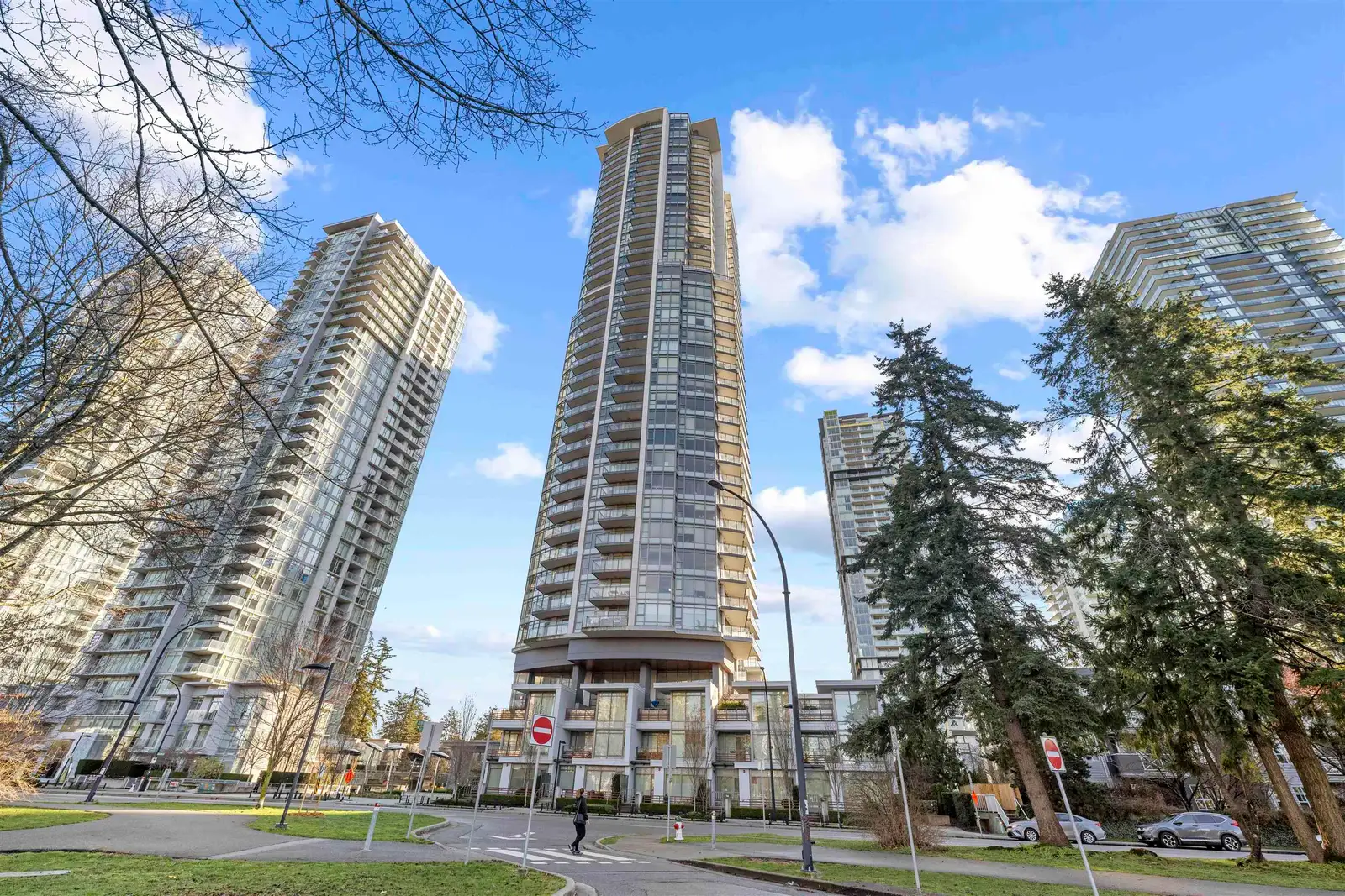3705 4900 LENNOX LANE, Burnaby BC V5H 0G9