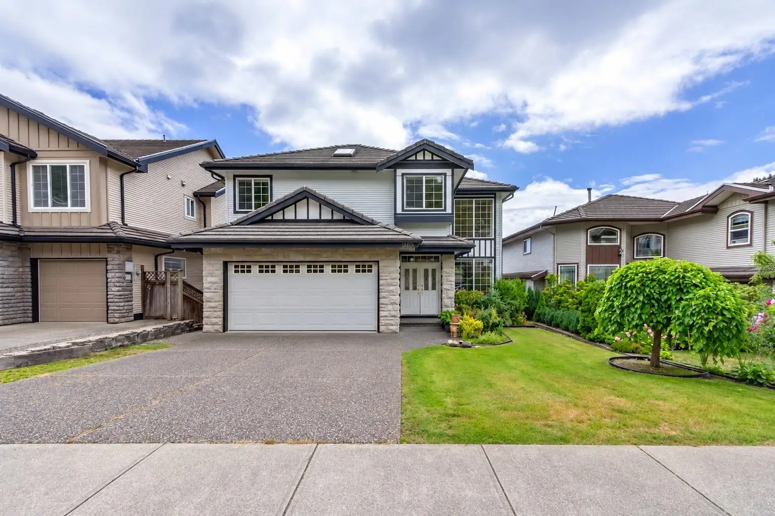 2115 BERKSHIRE CRESCENT, Coquitlam BC V3E 3N4