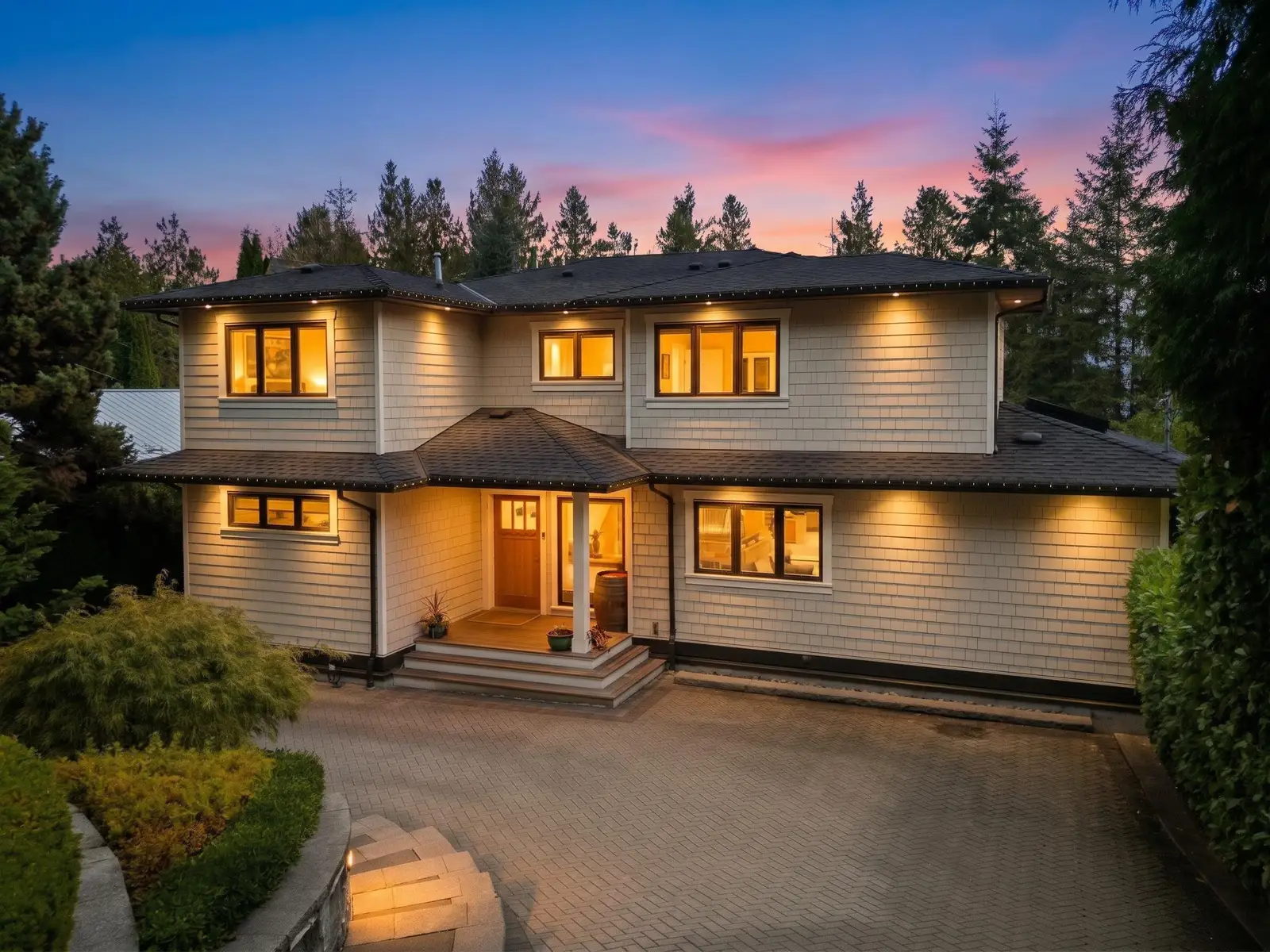 540 BRAND STREET, North Vancouver BC V7N 1G1