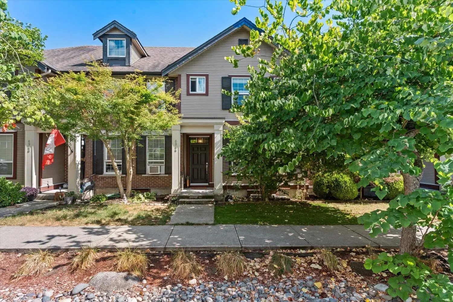 6944 208A STREET, Langley BC V2Y 0G1
