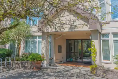 309 2677 E BROADWAY, Vancouver BC V5M 1Y6