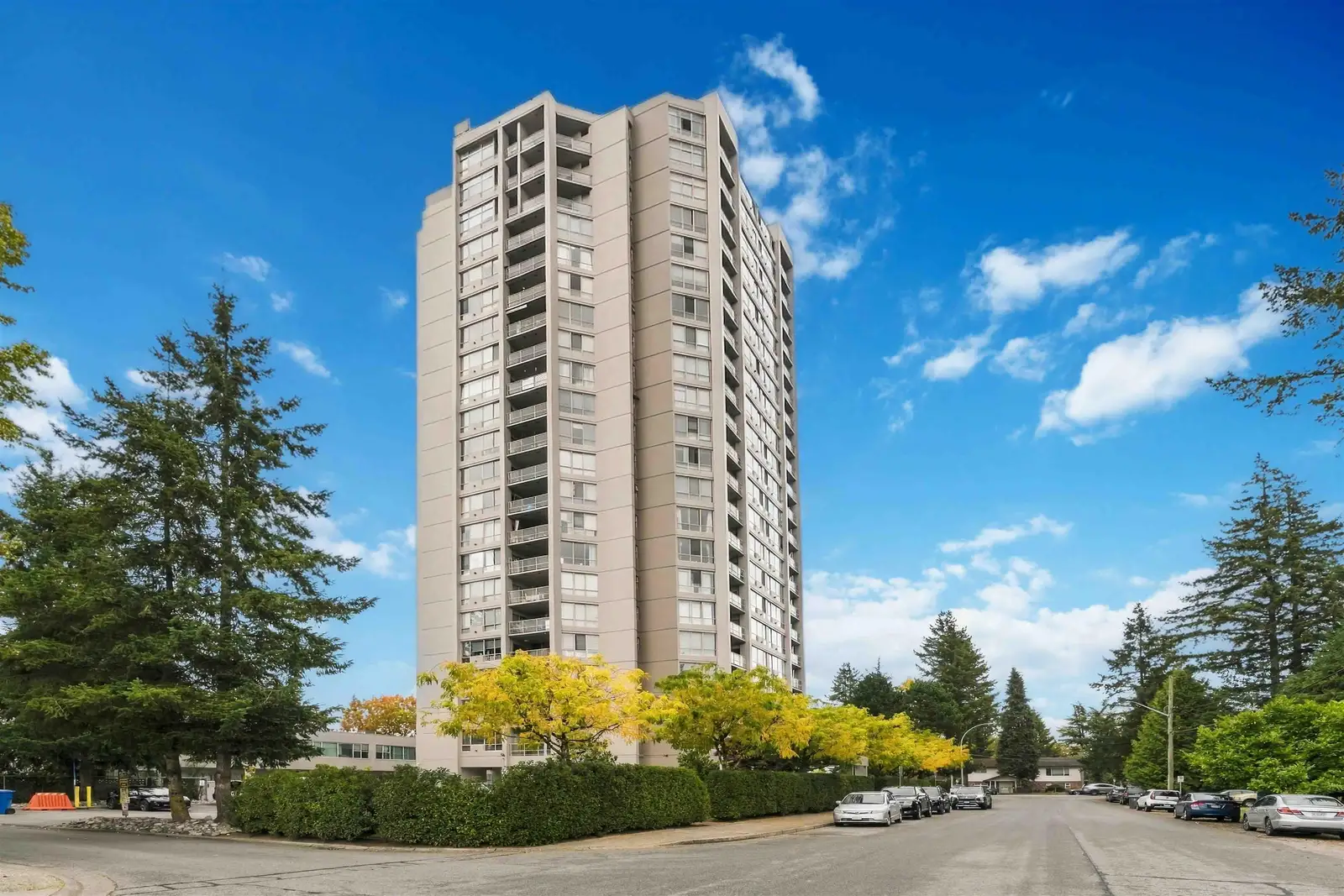 706 14881 103A AVENUE, Surrey BC V3R 0M5