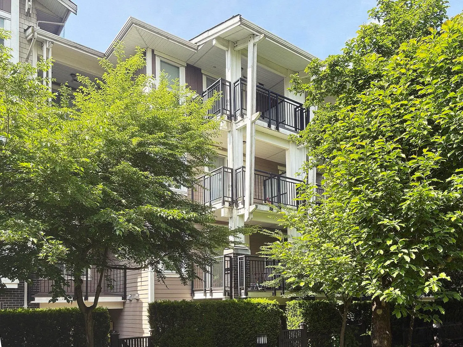 219 5788 SIDLEY STREET, Burnaby BC V5J 0E4
