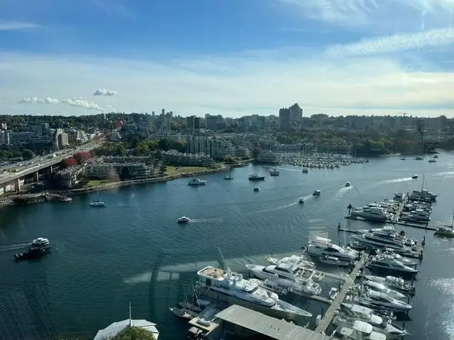 2306 1033 MARINASIDE CRESCENT, Vancouver BC V6Z 3A3