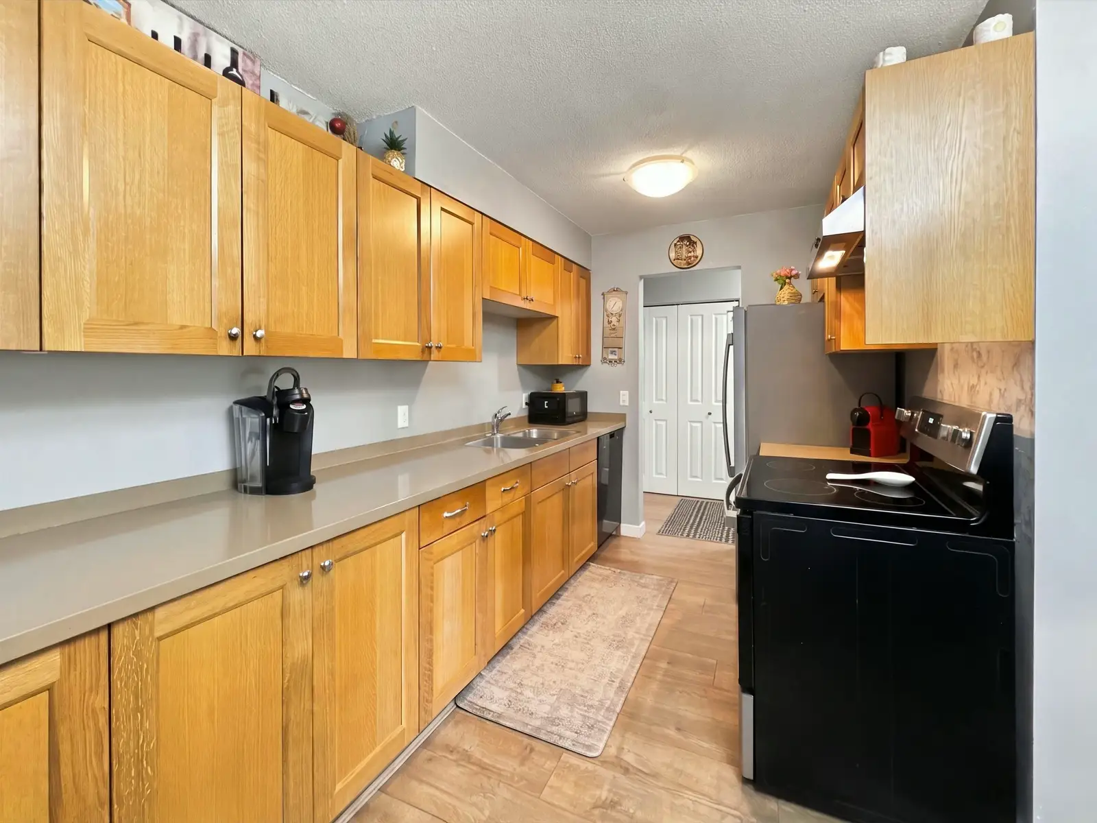 302 371 ELLESMERE AVENUE, Burnaby BC V5B 3T1