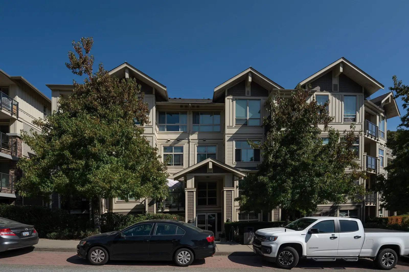 203 255 ROSS DRIVE, New Westminster BC V3L 0C7