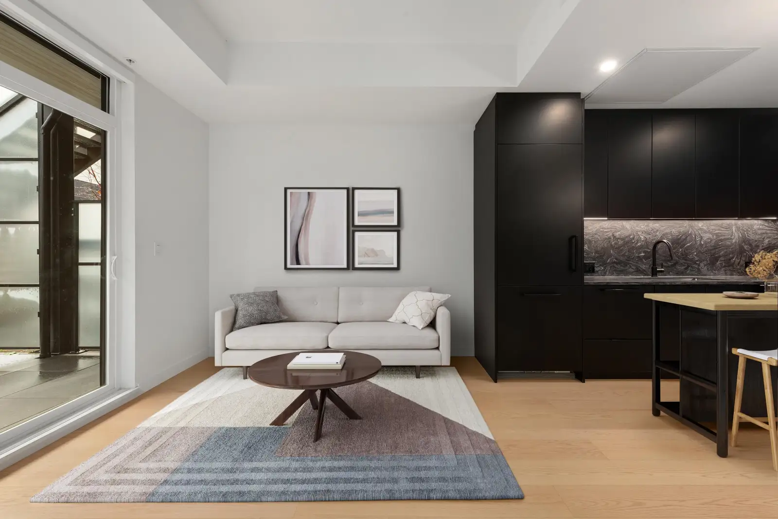 122 650 E 2ND STREET, North Vancouver BC V7L 1E3