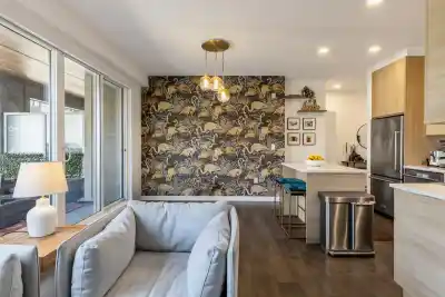 204 7133 14TH AVENUE, Burnaby BC V3N 0H5