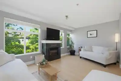 93 15833 26 AVENUE, Surrey BC V3Z 2X5