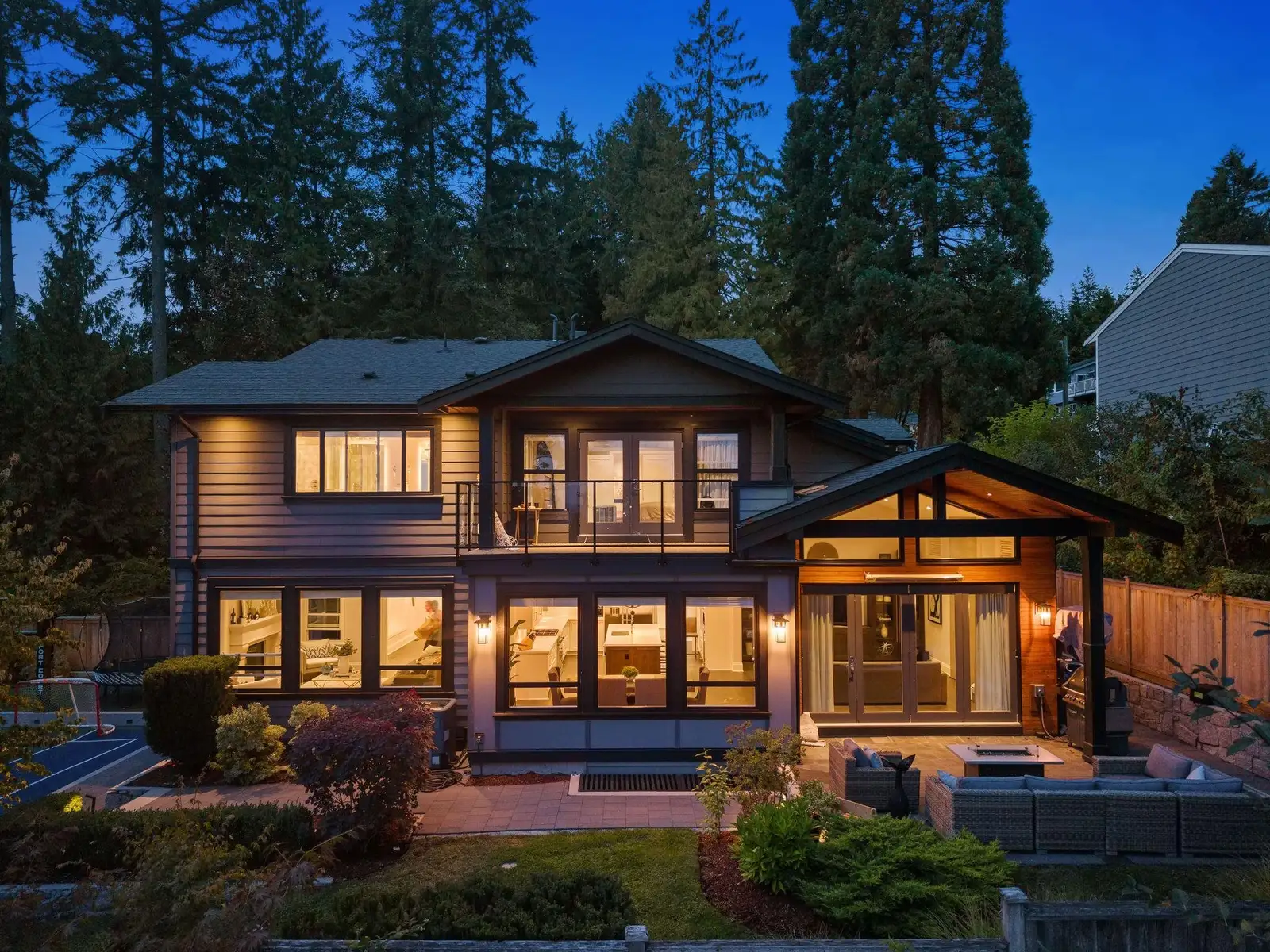 433 E QUEENS ROAD, North Vancouver BC V7N 4E6