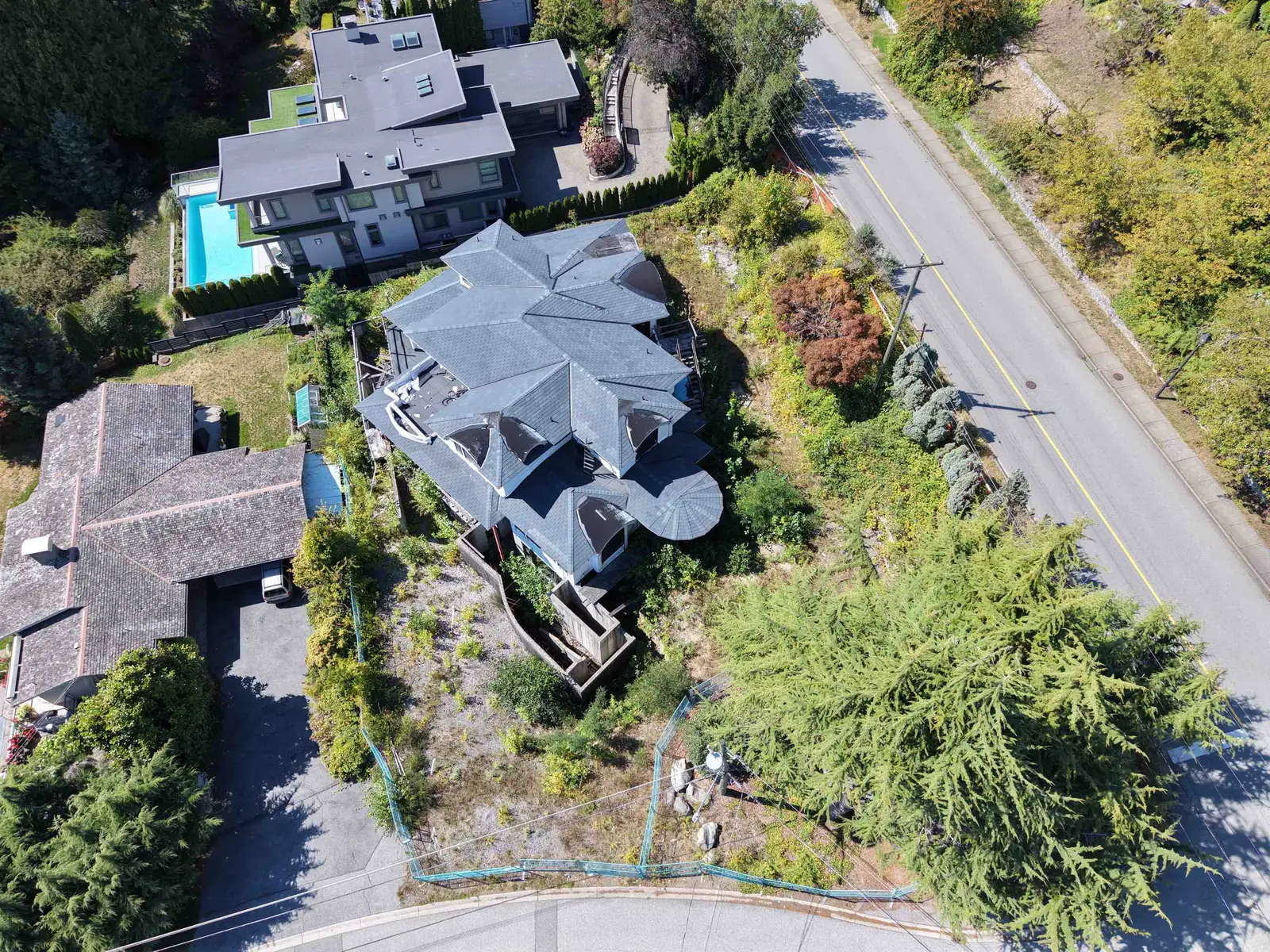 1889 ORCHARD WAY, West Vancouver BC V7V 4G1