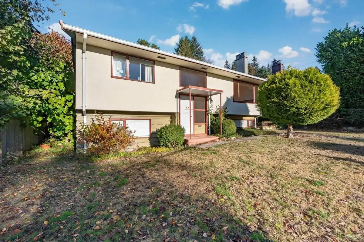 332 LAURENTIAN CRESCENT, Coquitlam BC V3K 1Y1