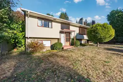 332 LAURENTIAN CRESCENT, Coquitlam BC V3K 1Y1