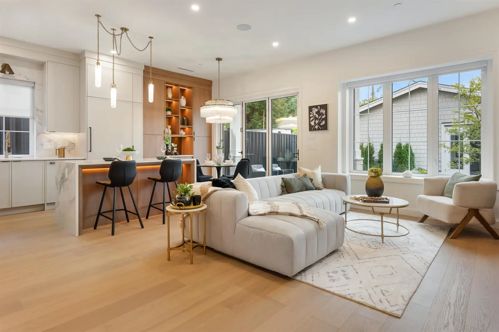 2 2256 E PENDER STREET, Vancouver BC V5L 1X4