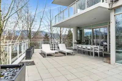101 1139 W CORDOVA STREET, Vancouver BC V6C 0A2