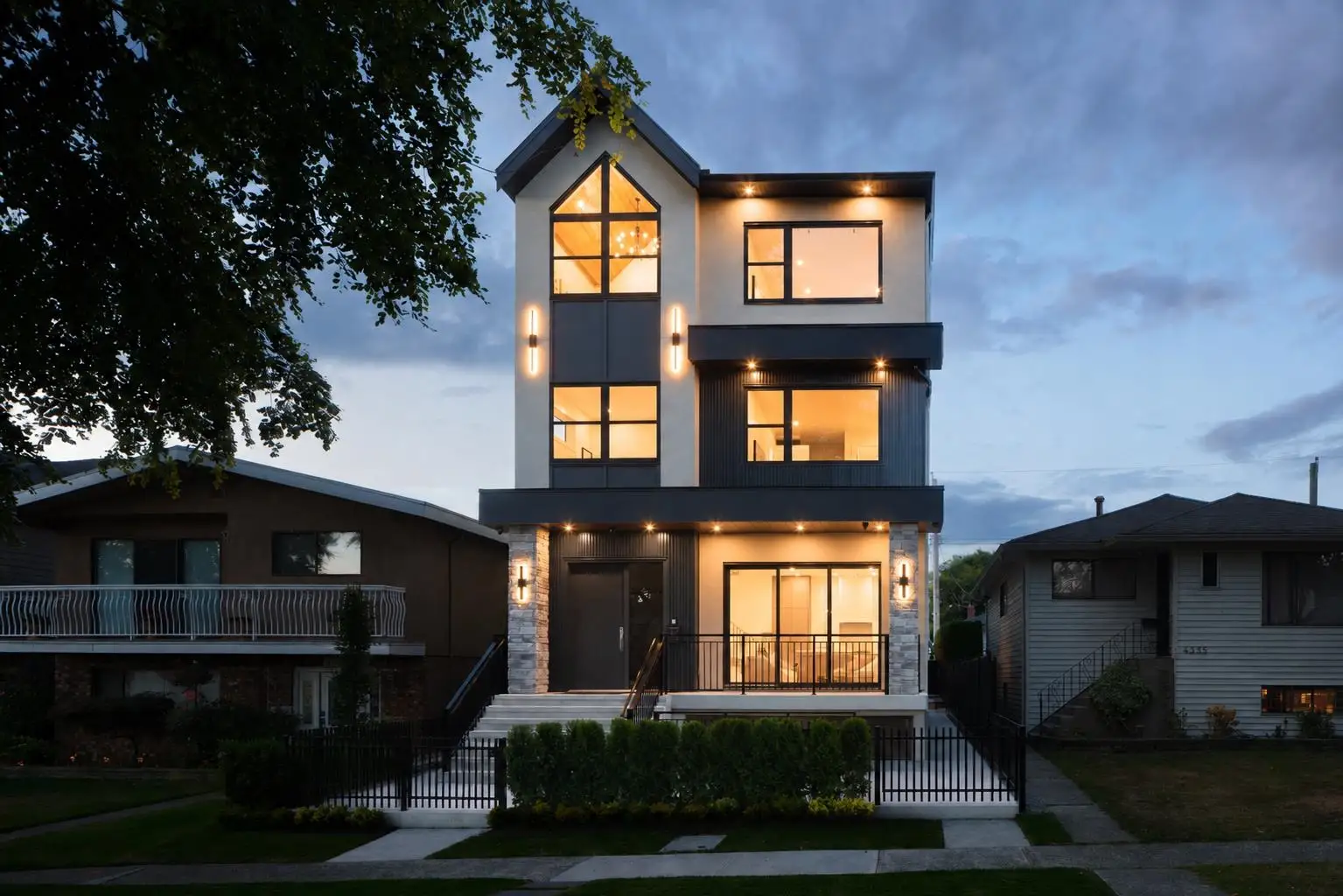 1 4331 UNION STREET, Burnaby BC V5C 2X5