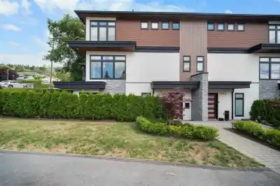 1010 AUGUSTA AVENUE, Burnaby BC V5A 2V4