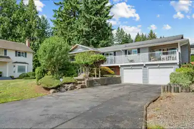 524 LYN COURT, Coquitlam BC V3J 5N2