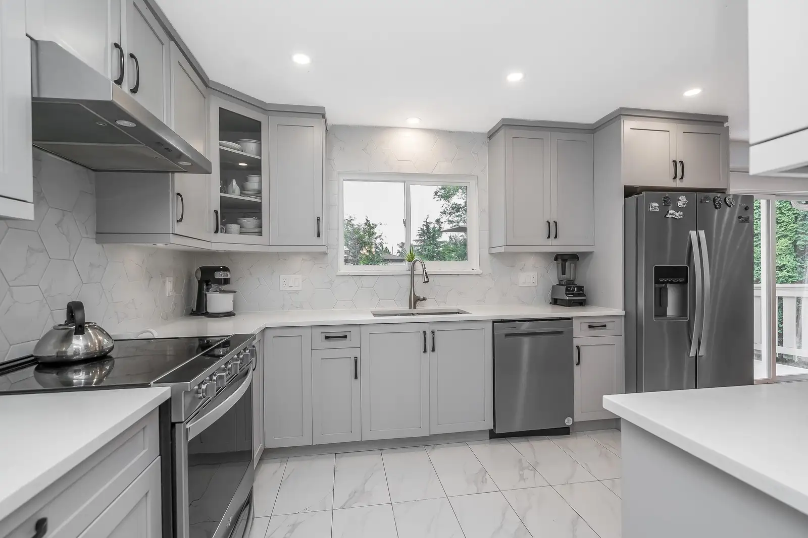 1728 156 STREET, Surrey BC V4A 4T1