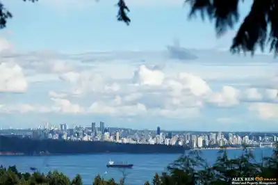 4408 WOODPARK ROAD, West Vancouver BC V7S 2W4