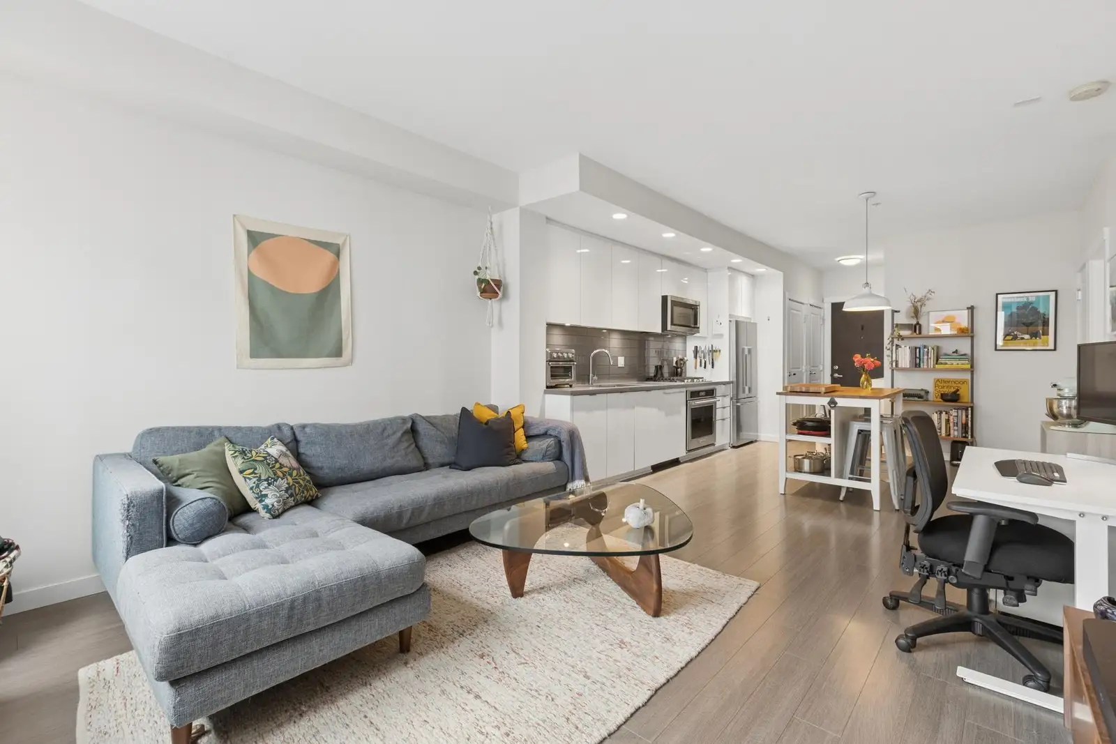 301 277 W 1ST STREET, North Vancouver BC V7M 0E8