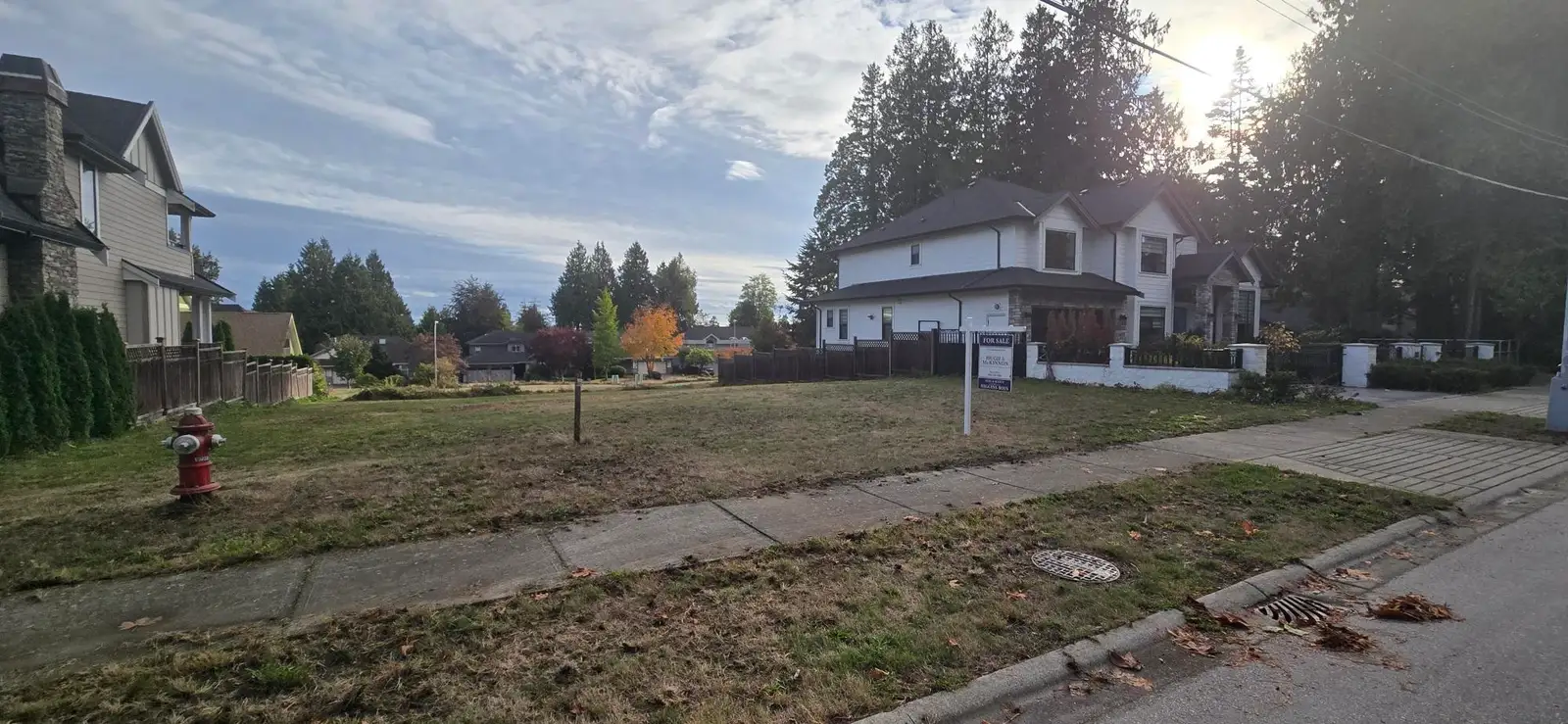 13518 15 AVENUE, Surrey BC V4A 1L2