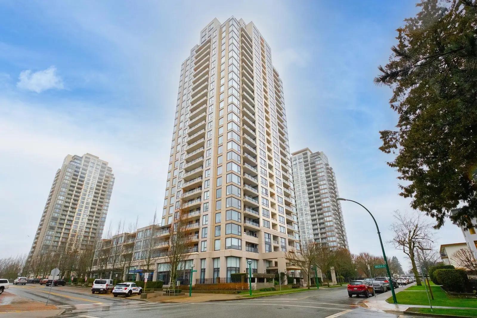 607 7063 HALL AVENUE, Burnaby BC V5E 0A5