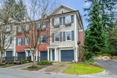 32 102 FRASER STREET, Port Moody BC V3H 0C7