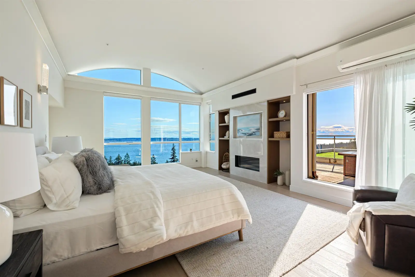 701 3105 DEER RIDGE DRIVE, West Vancouver BC V7S 4W1