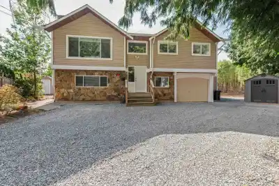 4393 206 STREET, Langley BC V3A 4Z8