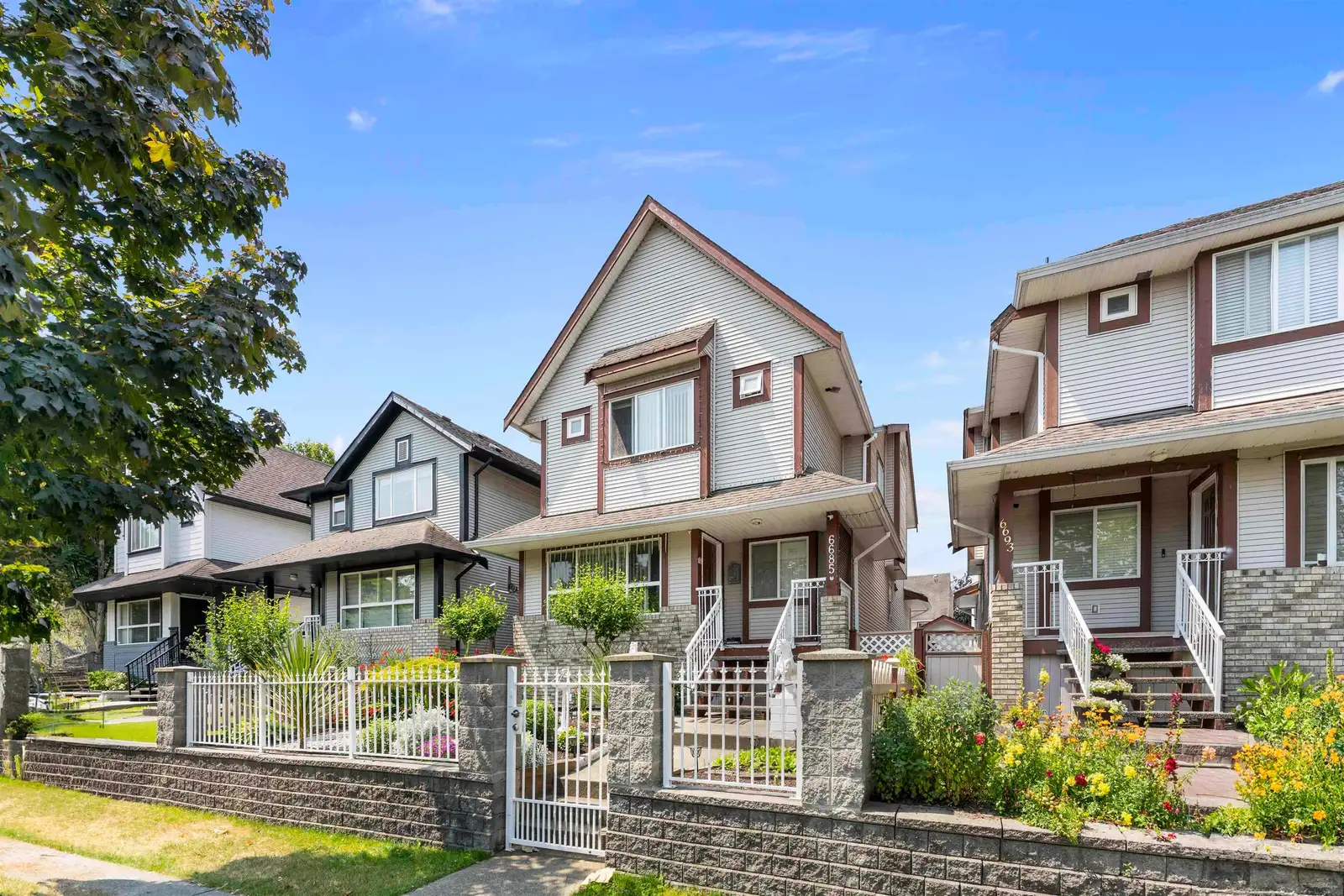 6685 127TH STREET, Surrey BC V3W 1G5
