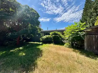 498 HICKEY DRIVE, Coquitlam BC V3K 5P1