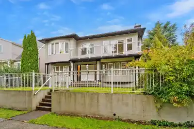 1405 EDINBURGH STREET, New Westminster BC V3M 2W3