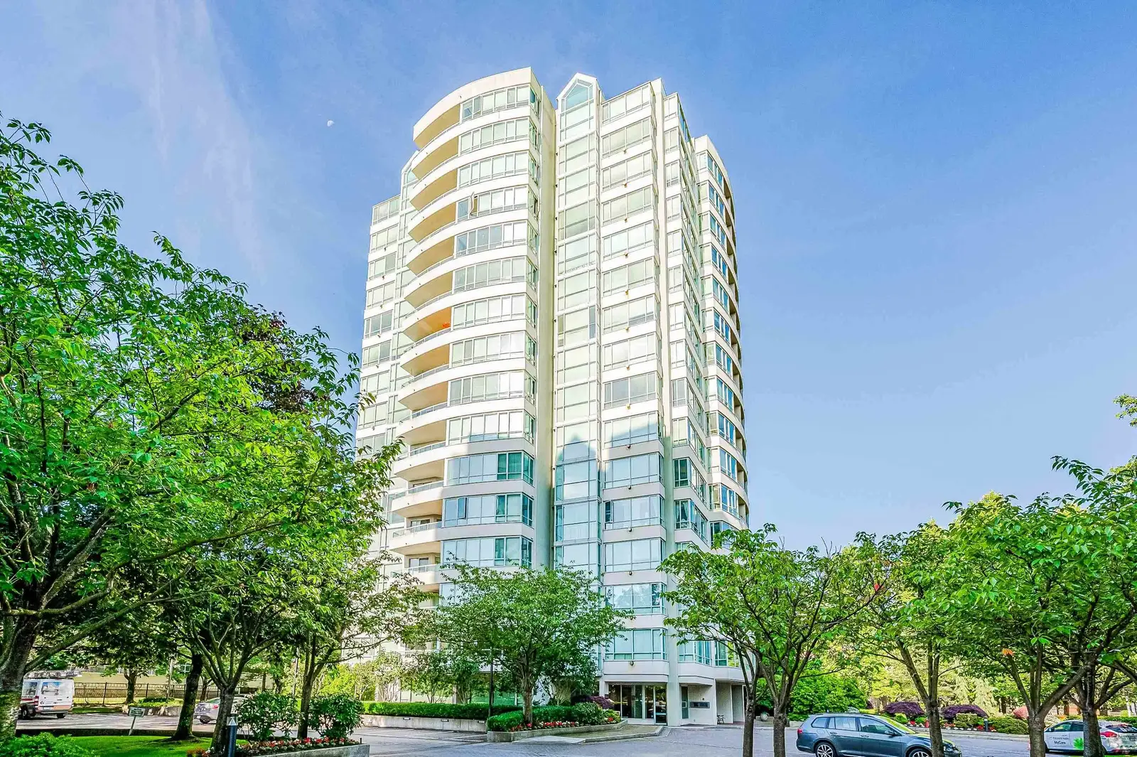 1406 15030 101 AVENUE, Surrey BC V3R 0N3