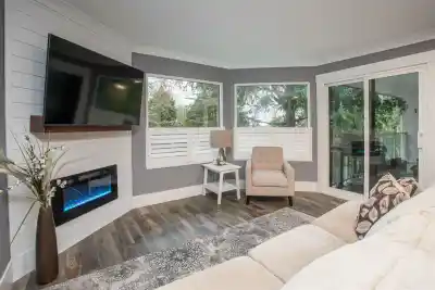 507 1350 VIDAL STREET, White Rock BC V4B 5G6