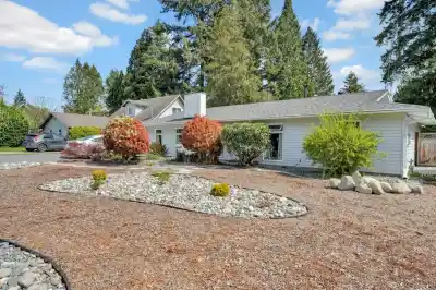11750 195A STREET, Pitt Meadows BC V3Y 1G8