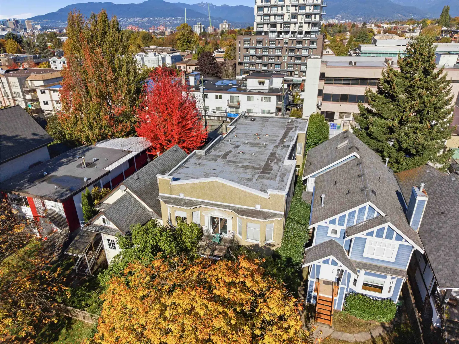 1629 E 10 AVENUE, Vancouver BC V5N 1X6