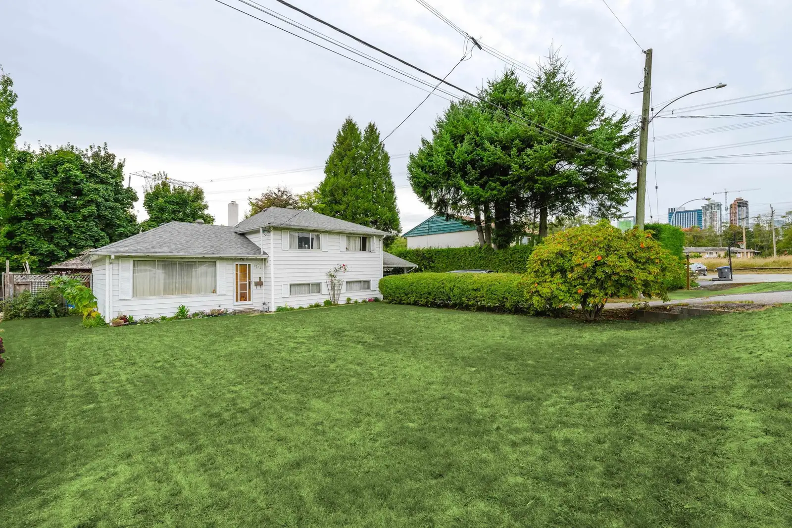 9253 137A STREET, Surrey BC V3V 5W8
