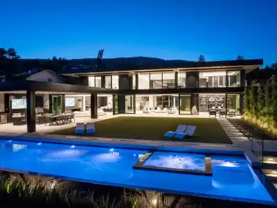 690 KNOCKMAROON ROAD, West Vancouver BC V7S 1R6