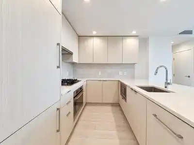 401 5051 IMPERIAL STREET, Burnaby BC V5J 0J3