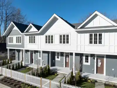 5 2808 ST. GEORGE STREET, Port Moody BC V3H 0N6