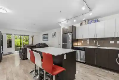 206 8695 160 STREET, Surrey BC V4N 6L6