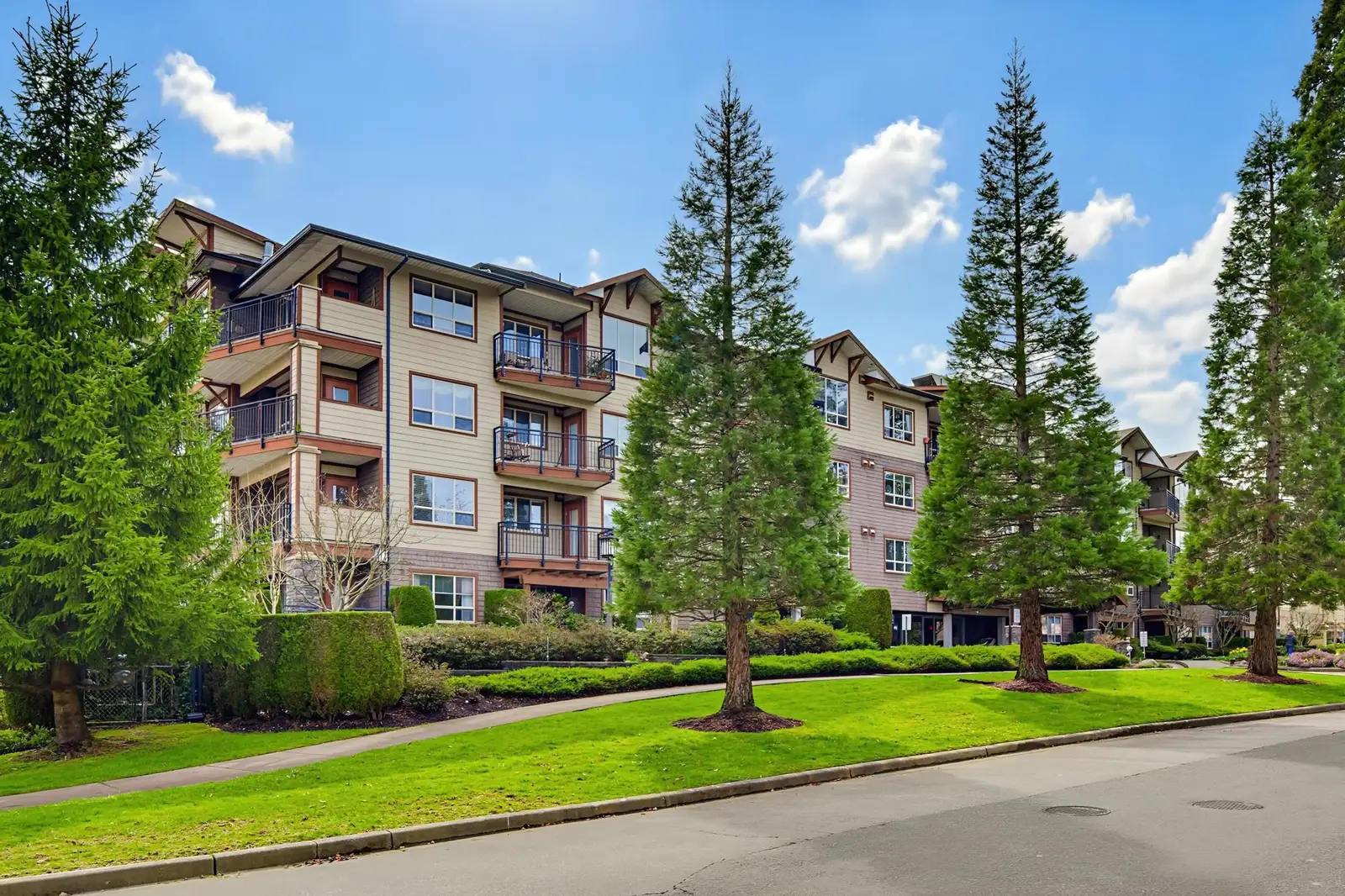 411 16068 83 AVENUE, Surrey BC V4N 0N2