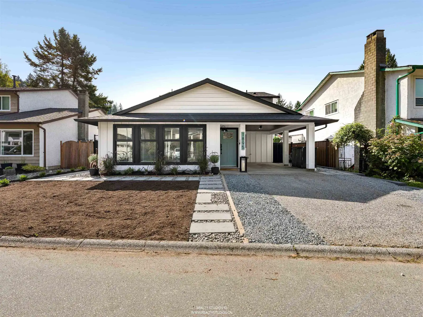 1895 BOW DRIVE, Coquitlam BC V3E 1P7