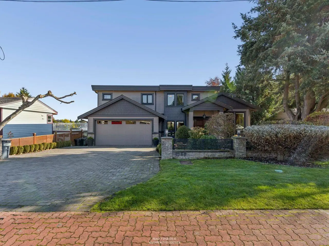 1340 KENT STREET, White Rock BC V4B 4T7