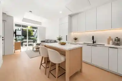 127 650 E 2ND STREET, North Vancouver BC V7L 1E3