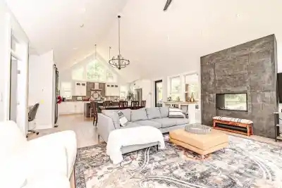 12290 269 STREET, Maple Ridge BC V2W 1N8