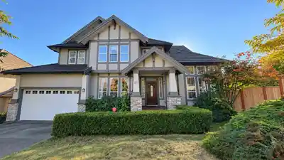 23 FERNWAY DRIVE, Port Moody BC V3H 5H7