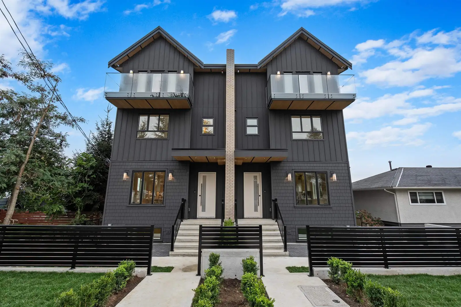 1 1060 STRATFORD AVENUE, Burnaby BC V5B 3X8